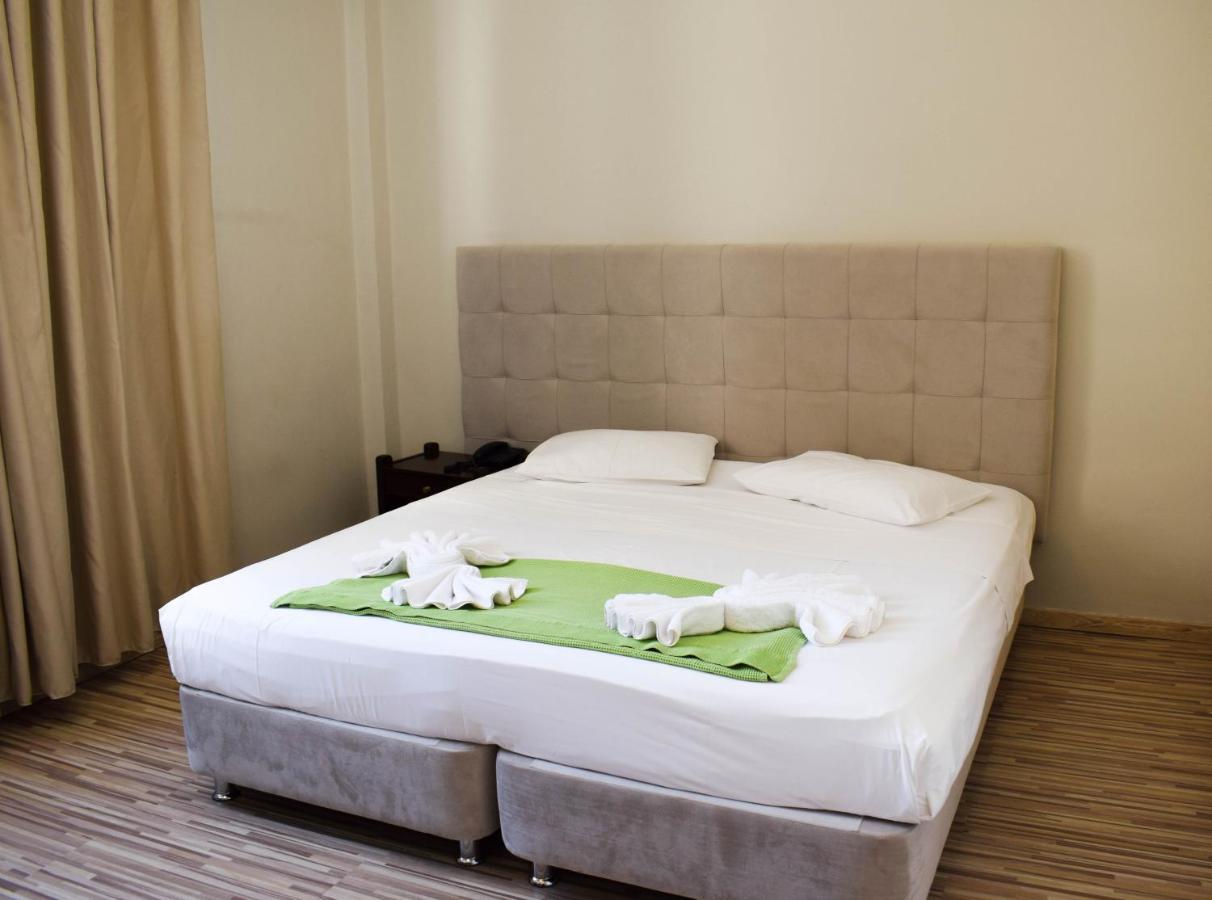 City Center Hotel Kalamata Esterno foto